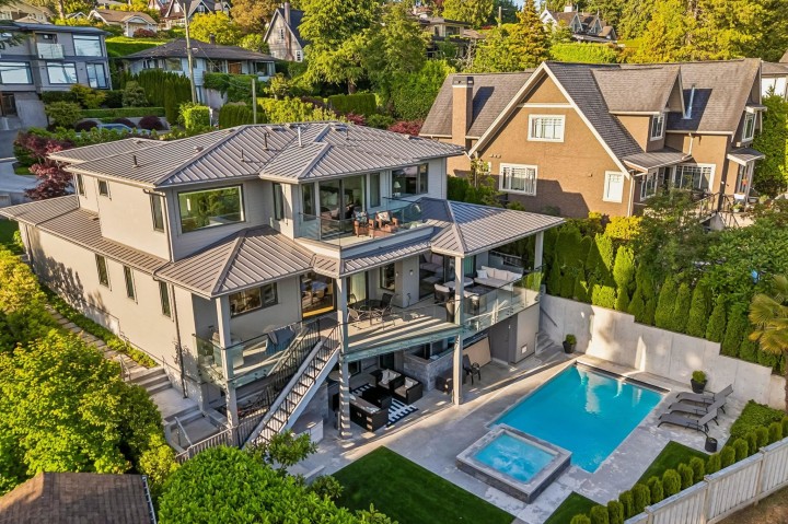 Photo 2 at 2668 Haywood Avenue, Dundarave, West Vancouver