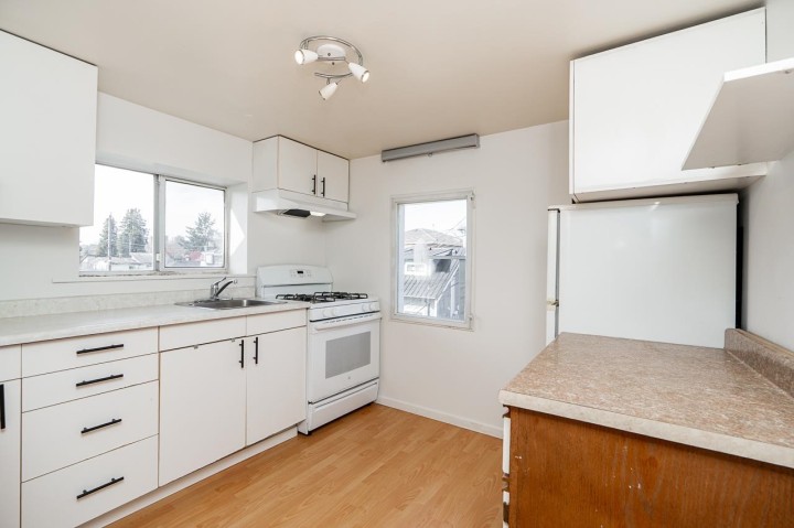 Photo 17 at 111 E 61st Avenue, South Vancouver, Vancouver East