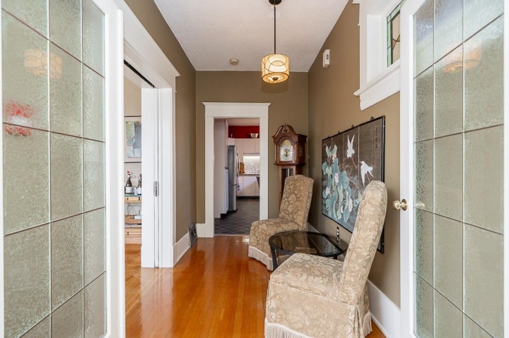 Photo 4 at 111 E 61st Avenue, South Vancouver, Vancouver East