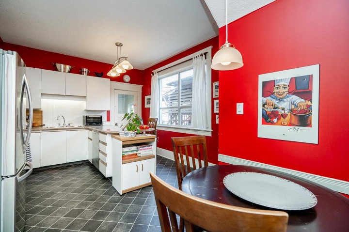 Photo 8 at 111 E 61st Avenue, South Vancouver, Vancouver East