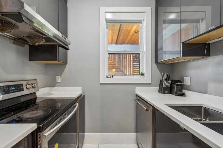 Photo 16 at 2553 Western Avenue, Upper Lonsdale, North Vancouver