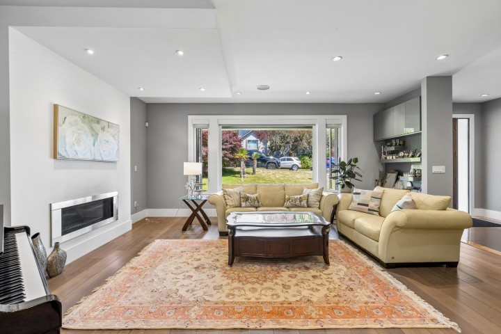 Photo 3 at 2553 Western Avenue, Upper Lonsdale, North Vancouver