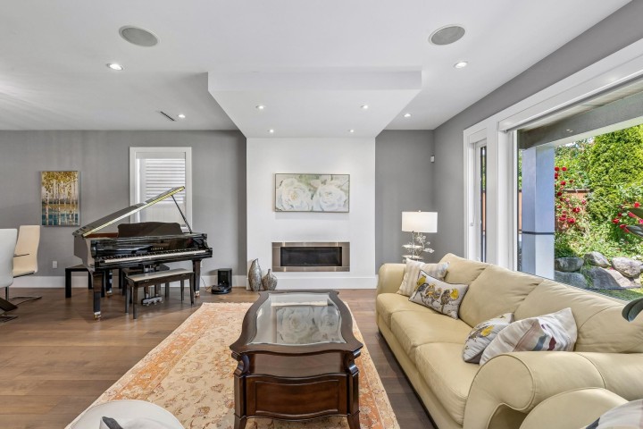 Photo 4 at 2553 Western Avenue, Upper Lonsdale, North Vancouver