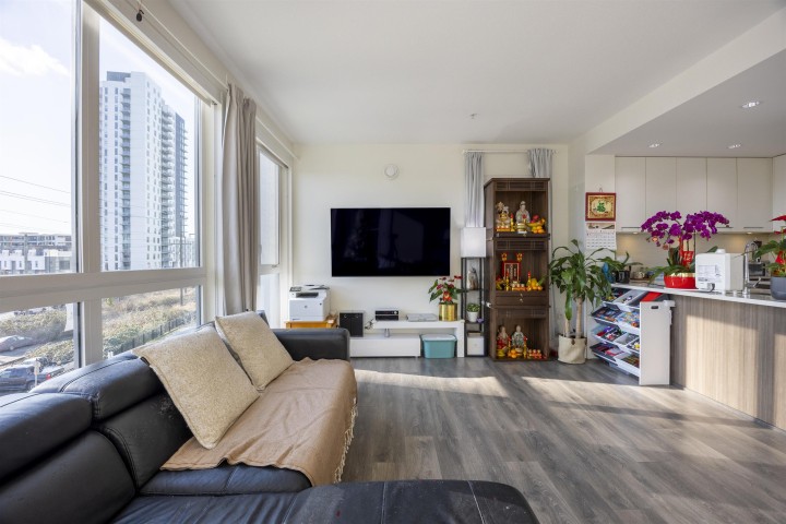 Photo 11 at 305 - 8580 River District Crossing, South Marine, Vancouver East