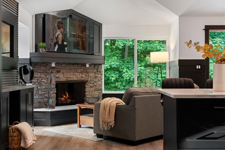 Photo 3 at 1430 Draycott Road, Lynn Valley, North Vancouver
