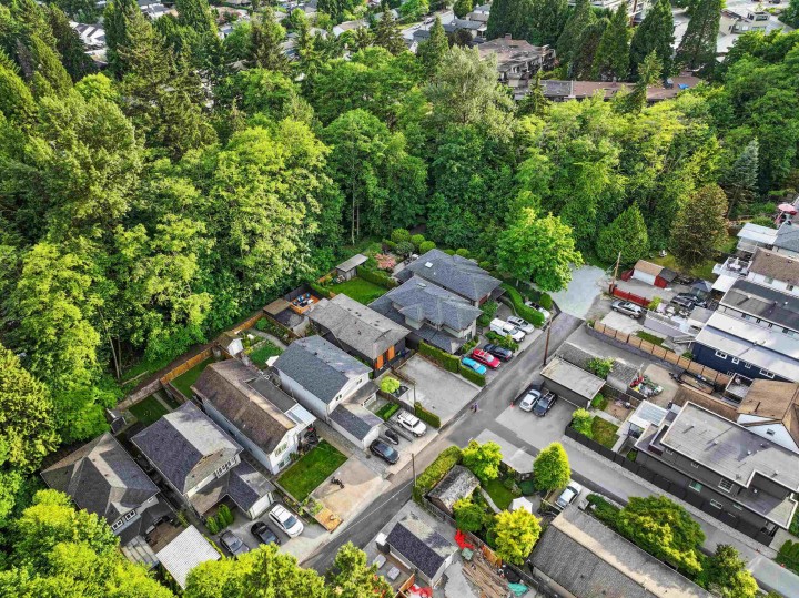 Photo 36 at 1430 Draycott Road, Lynn Valley, North Vancouver