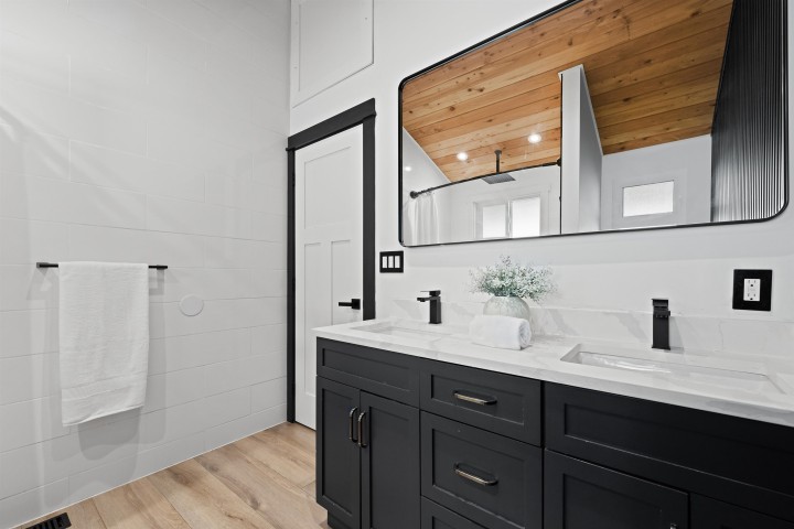 Photo 15 at 1430 Draycott Road, Lynn Valley, North Vancouver