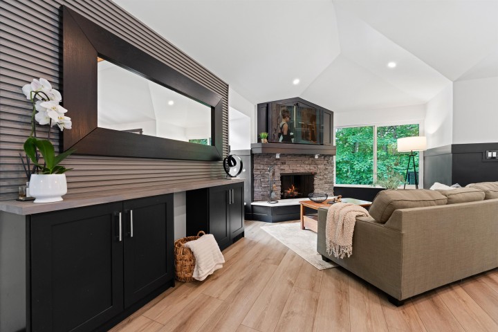 Photo 4 at 1430 Draycott Road, Lynn Valley, North Vancouver