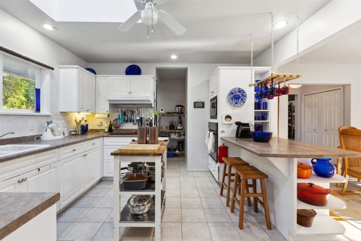 Photo 10 at 4028 Rose Crescent, Sandy Cove, West Vancouver