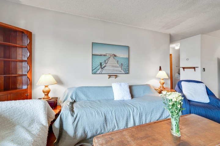 Photo 2 at 402 - 2215 Dundas Street, Hastings, Vancouver East