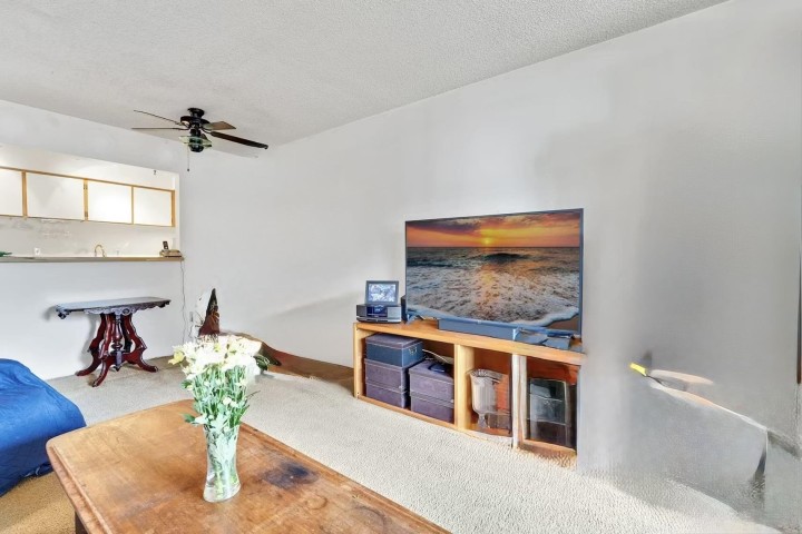 Photo 3 at 402 - 2215 Dundas Street, Hastings, Vancouver East
