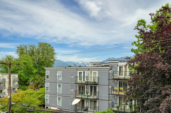 Photo 28 at 402 - 2215 Dundas Street, Hastings, Vancouver East