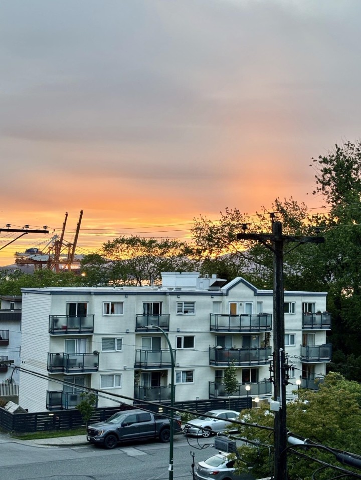 Photo 30 at 402 - 2215 Dundas Street, Hastings, Vancouver East