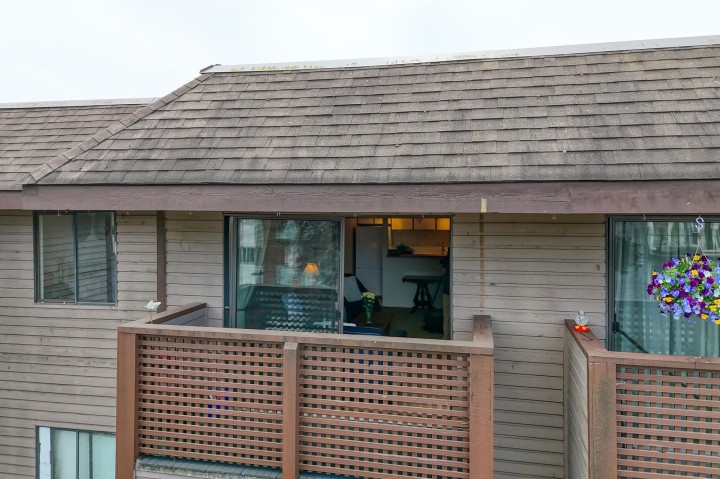 Photo 18 at 402 - 2215 Dundas Street, Hastings, Vancouver East