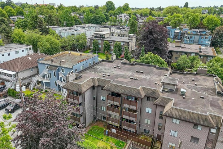 Photo 29 at 402 - 2215 Dundas Street, Hastings, Vancouver East