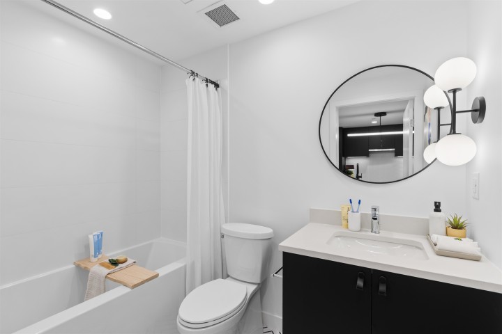 Photo 13 at 403 - 1680 E 12th Avenue, Grandview Woodland, Vancouver East