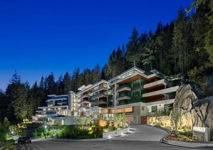 Photo 7 at 402 - 3101 Burfield Place, Cypress Park Estates, West Vancouver