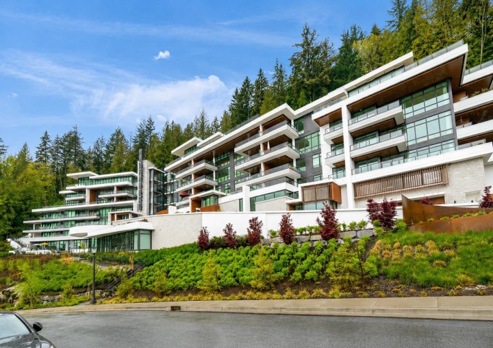Photo 1 at 402 - 3101 Burfield Place, Cypress Park Estates, West Vancouver