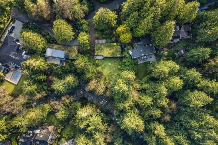 Photo 13 at 430 Macbeth Crescent, Cedardale, West Vancouver