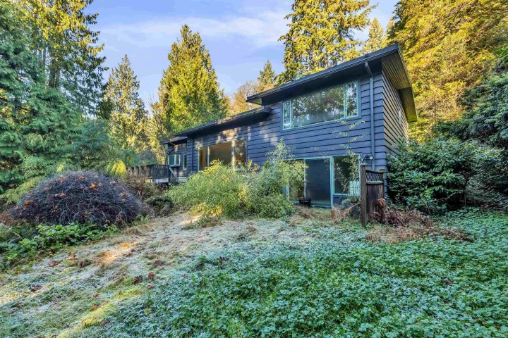 Photo 7 at 430 Macbeth Crescent, Cedardale, West Vancouver