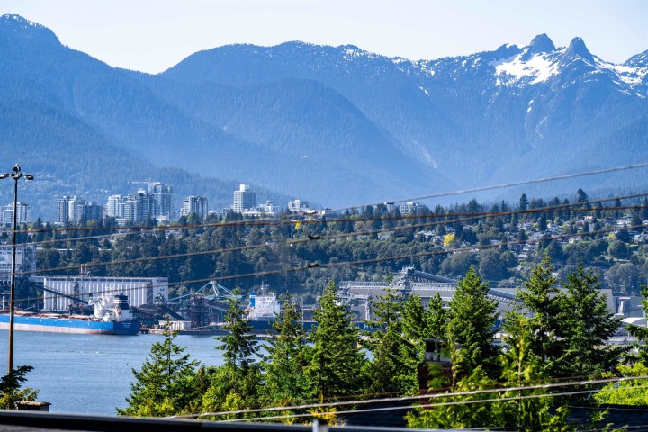Photo 23 at 3439 Dundas Street, Hastings Sunrise, Vancouver East