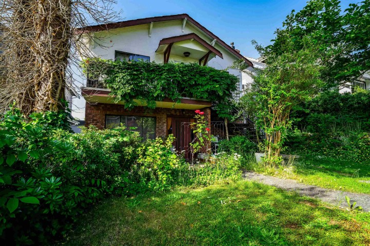 Photo 2 at 3439 Dundas Street, Hastings Sunrise, Vancouver East