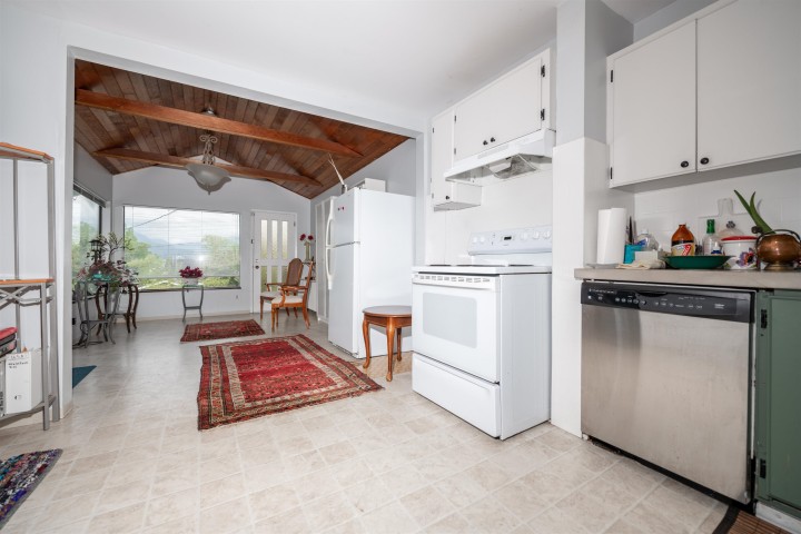 Photo 15 at 3439 Dundas Street, Hastings Sunrise, Vancouver East
