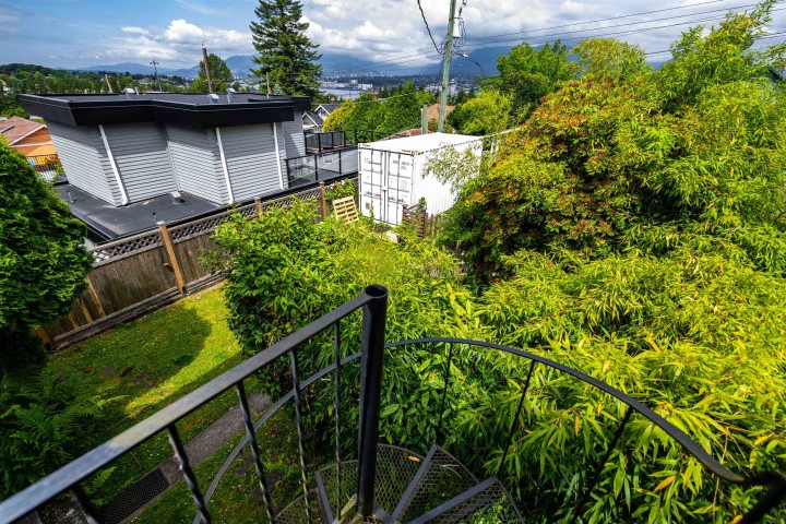 Photo 19 at 3439 Dundas Street, Hastings Sunrise, Vancouver East