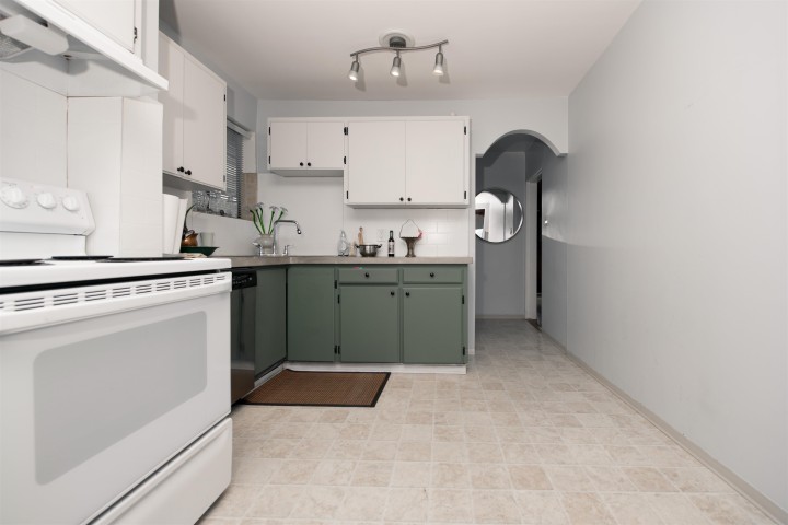 Photo 4 at 3439 Dundas Street, Hastings Sunrise, Vancouver East