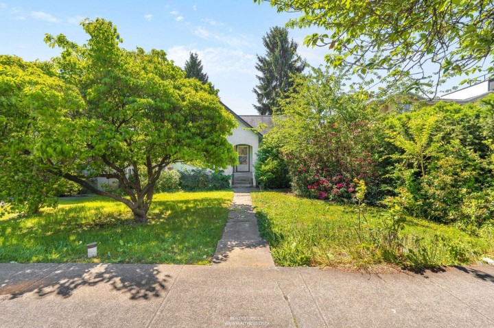 Photo 2 at 28 W King Edward Avenue, Cambie, Vancouver West