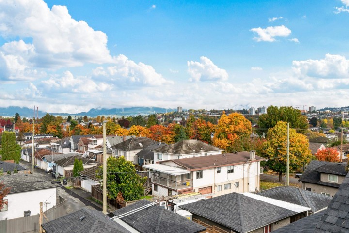 Photo 39 at 3 - 3065 Charles Street, Renfrew VE, Vancouver East