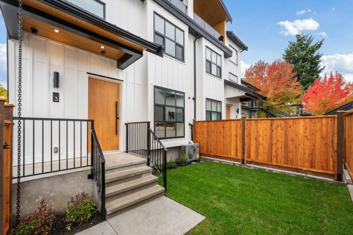 Photo 4 at 3 - 3065 Charles Street, Renfrew VE, Vancouver East