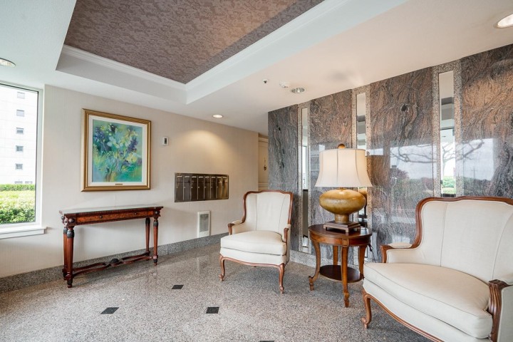 Photo 28 at 1 - 2243 Bellevue Avenue, Dundarave, West Vancouver