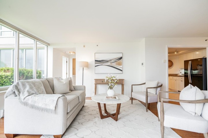 Photo 9 at 1 - 2243 Bellevue Avenue, Dundarave, West Vancouver
