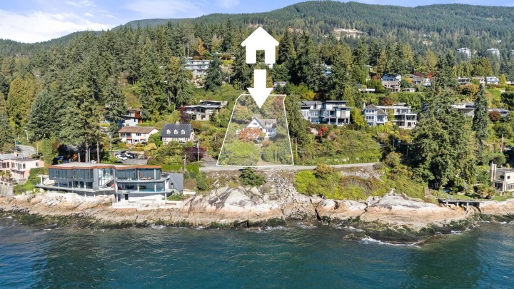 Photo 2 at 3721 Sunset Lane, West Bay, West Vancouver
