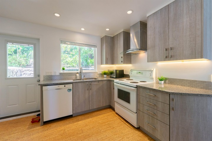 Photo 6 at 3341 Marine Drive, West Bay, West Vancouver