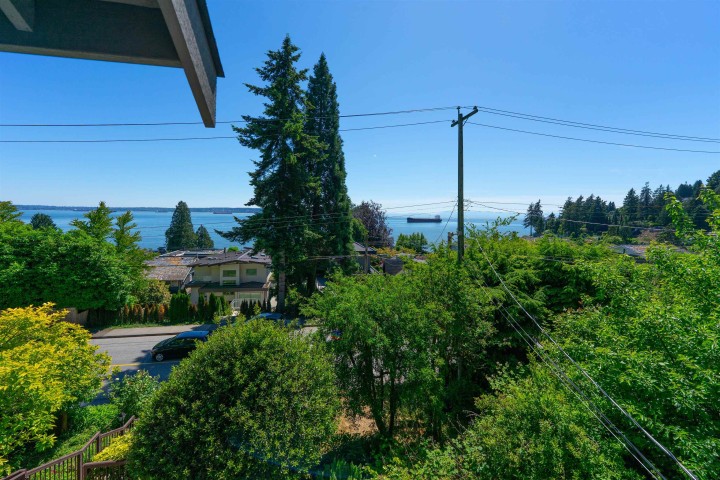 Photo 33 at 3341 Marine Drive, West Bay, West Vancouver