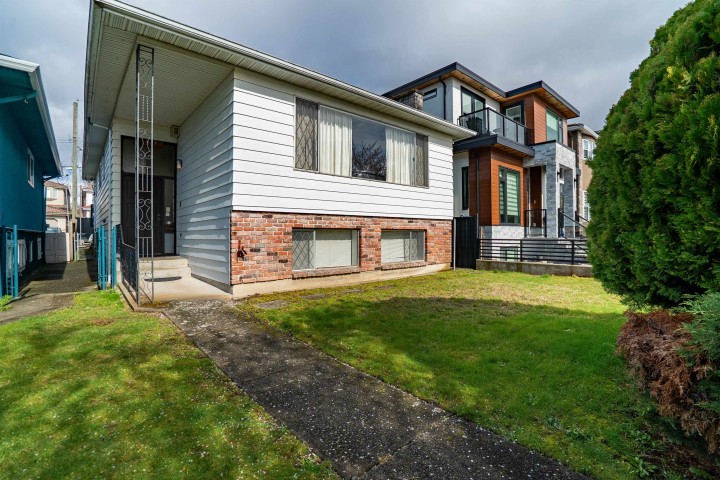 Photo 6 at 437 E 55th Avenue, South Vancouver, Vancouver East