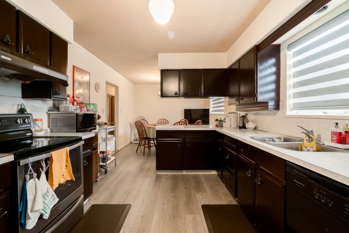 Photo 28 at 437 E 55th Avenue, South Vancouver, Vancouver East