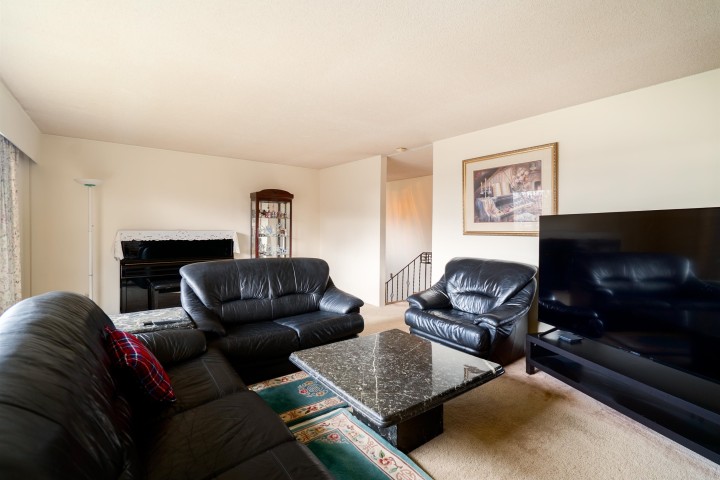 Photo 9 at 437 E 55th Avenue, South Vancouver, Vancouver East