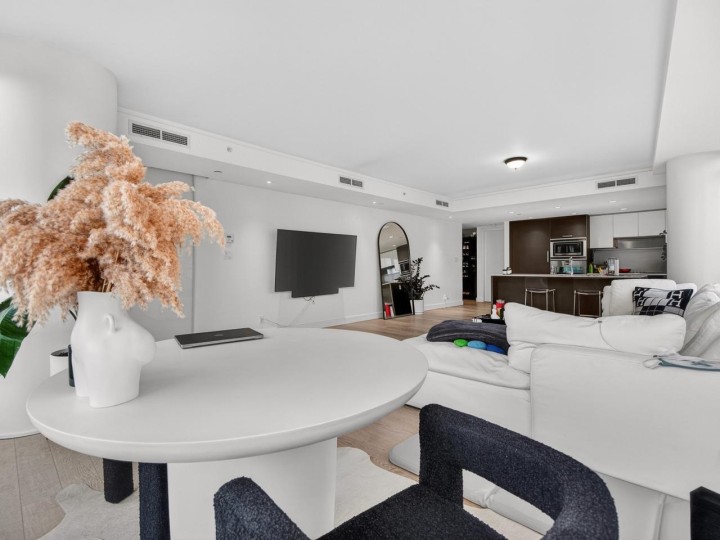 Photo 9 at 1902 - 1499 W Pender Street, Coal Harbour, Vancouver West