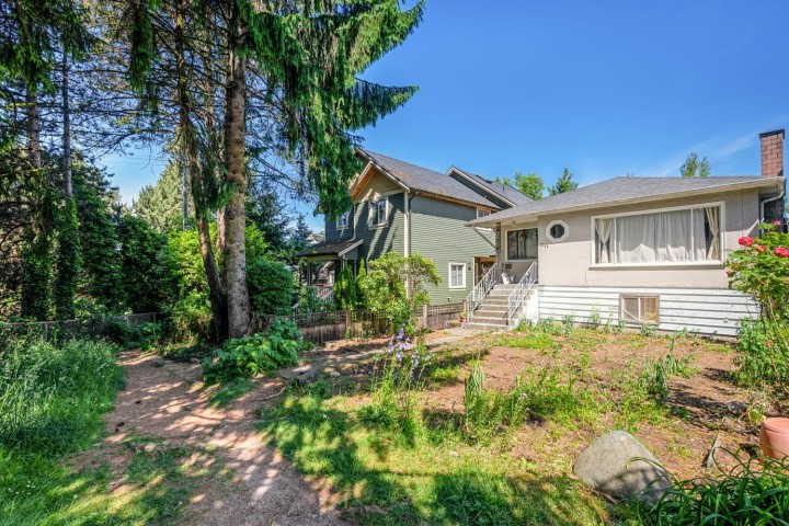 Photo 6 at 2733 E 28th Avenue, Renfrew Heights, Vancouver East