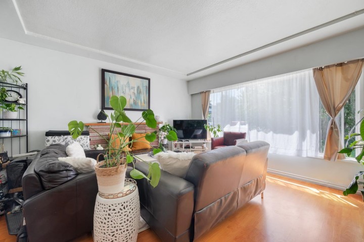 Photo 12 at 2733 E 28th Avenue, Renfrew Heights, Vancouver East