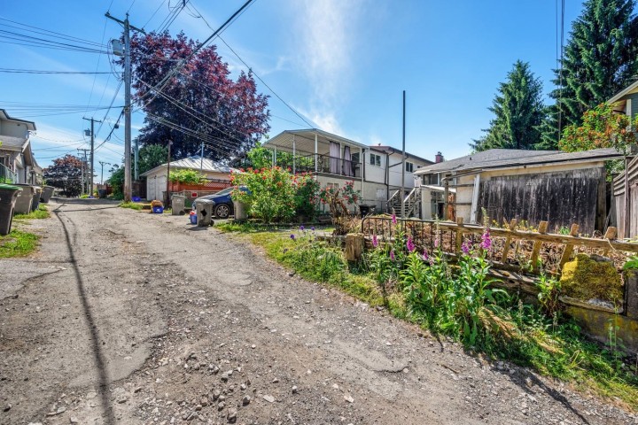 Photo 31 at 2733 E 28th Avenue, Renfrew Heights, Vancouver East