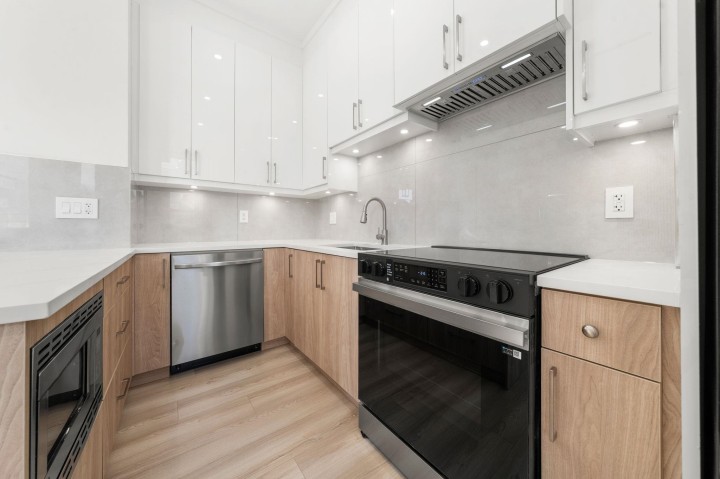 Photo 17 at 1 - 3583 Haida Street, Renfrew Heights, Vancouver East