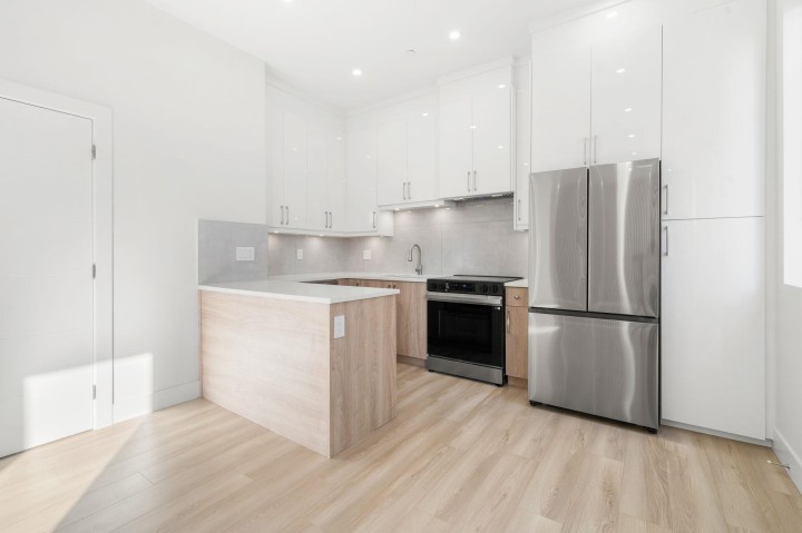 Photo 14 at 1 - 3583 Haida Street, Renfrew Heights, Vancouver East