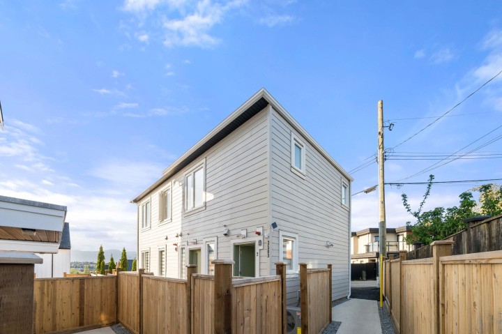Photo 37 at 1 - 3583 Haida Street, Renfrew Heights, Vancouver East