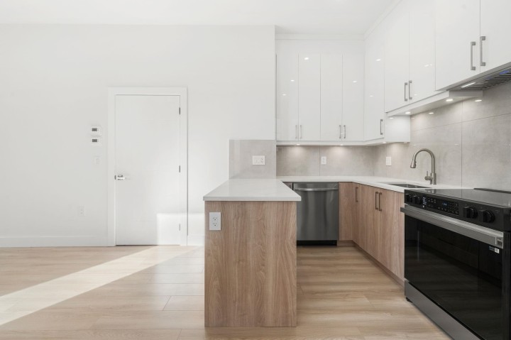 Photo 15 at 1 - 3583 Haida Street, Renfrew Heights, Vancouver East