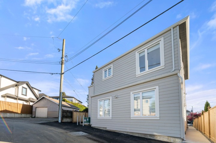 Photo 35 at 1 - 3583 Haida Street, Renfrew Heights, Vancouver East