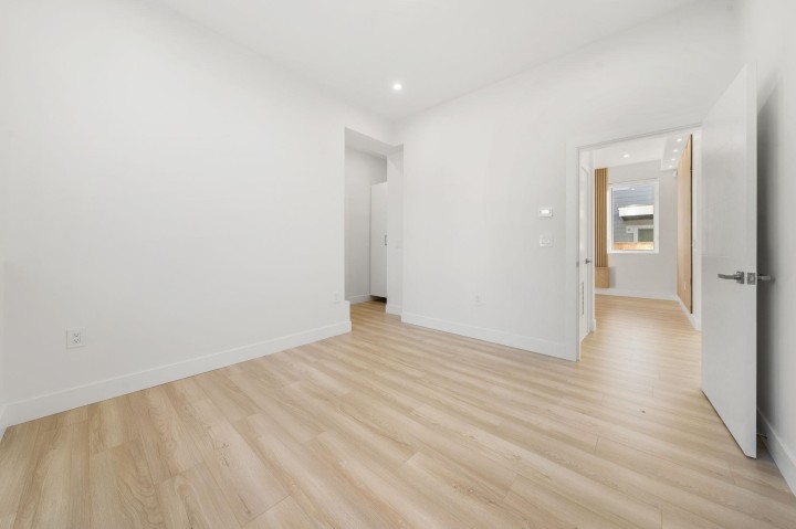 Photo 31 at 1 - 3583 Haida Street, Renfrew Heights, Vancouver East